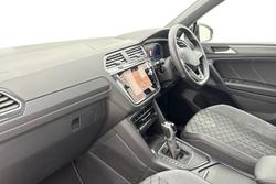 VOLKSWAGEN Tiguan Photo 2