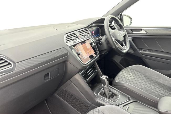 VOLKSWAGEN Tiguan Photo 2