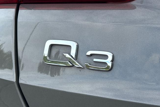 AUDI Q3 Photo 28