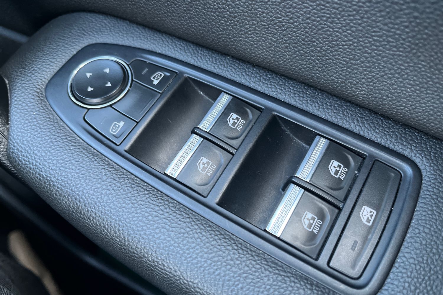 Renault CAPTUR Photo 15