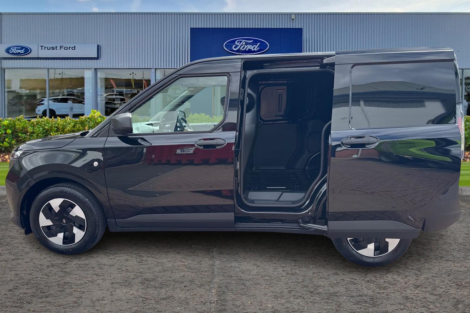Ford E-TRANSIT COURIER Photo 4