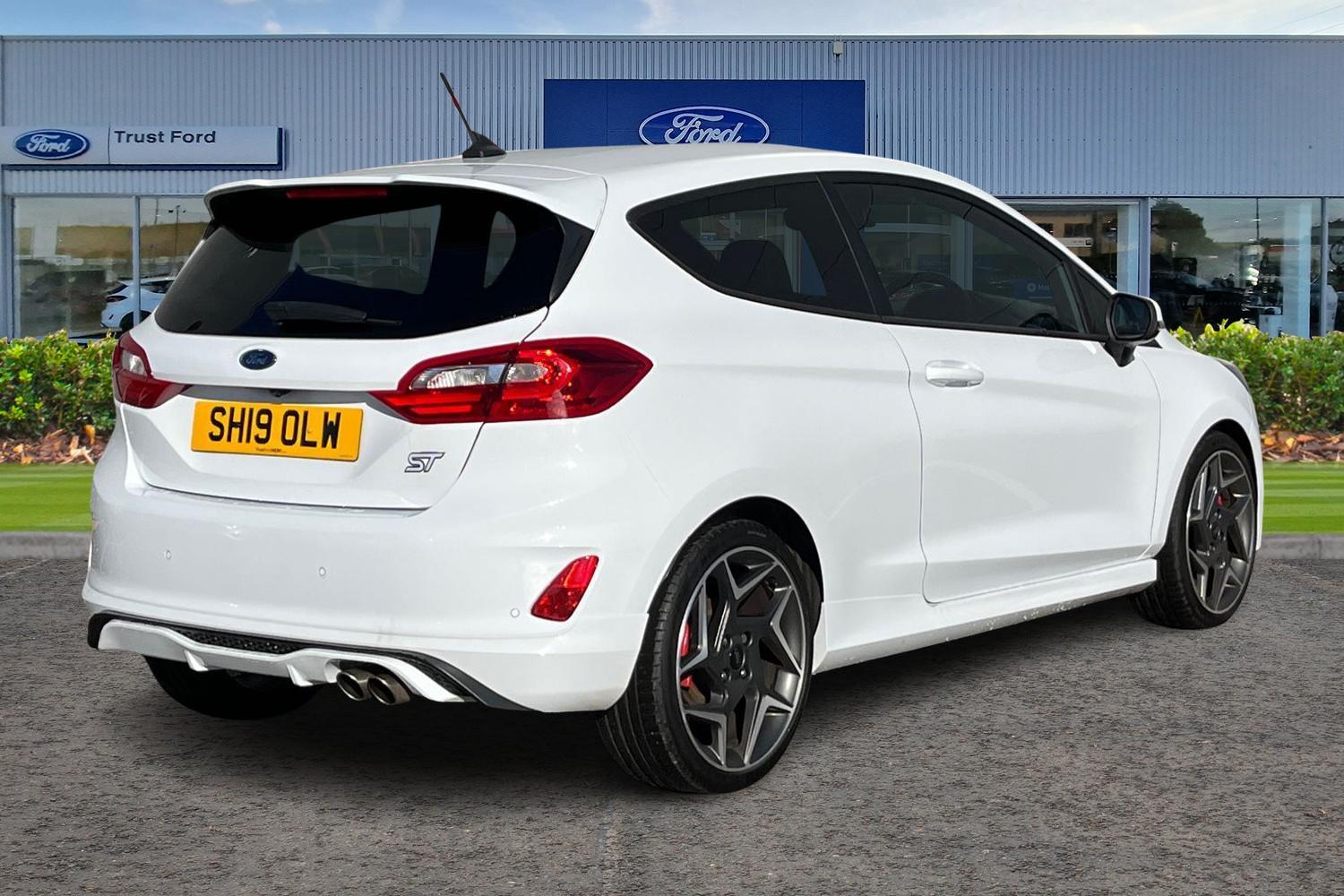 Ford FIESTA Photo 3
