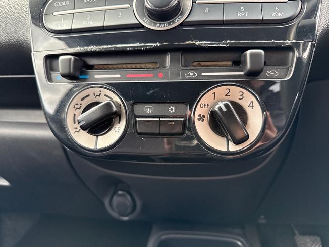 MITSUBISHI Mirage Photo 30