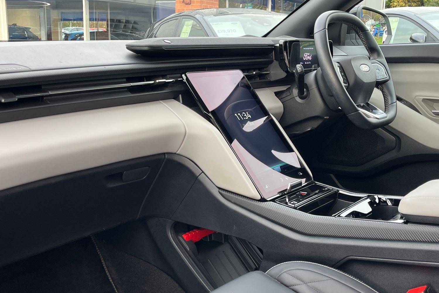 Ford Explorer Photo 17