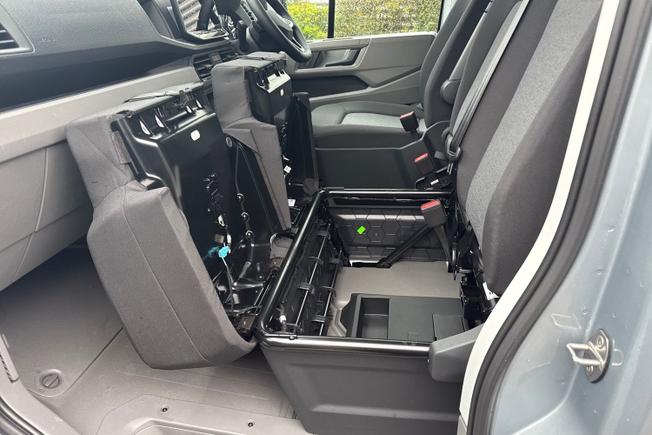 VOLKSWAGEN CRAFTER Photo 28