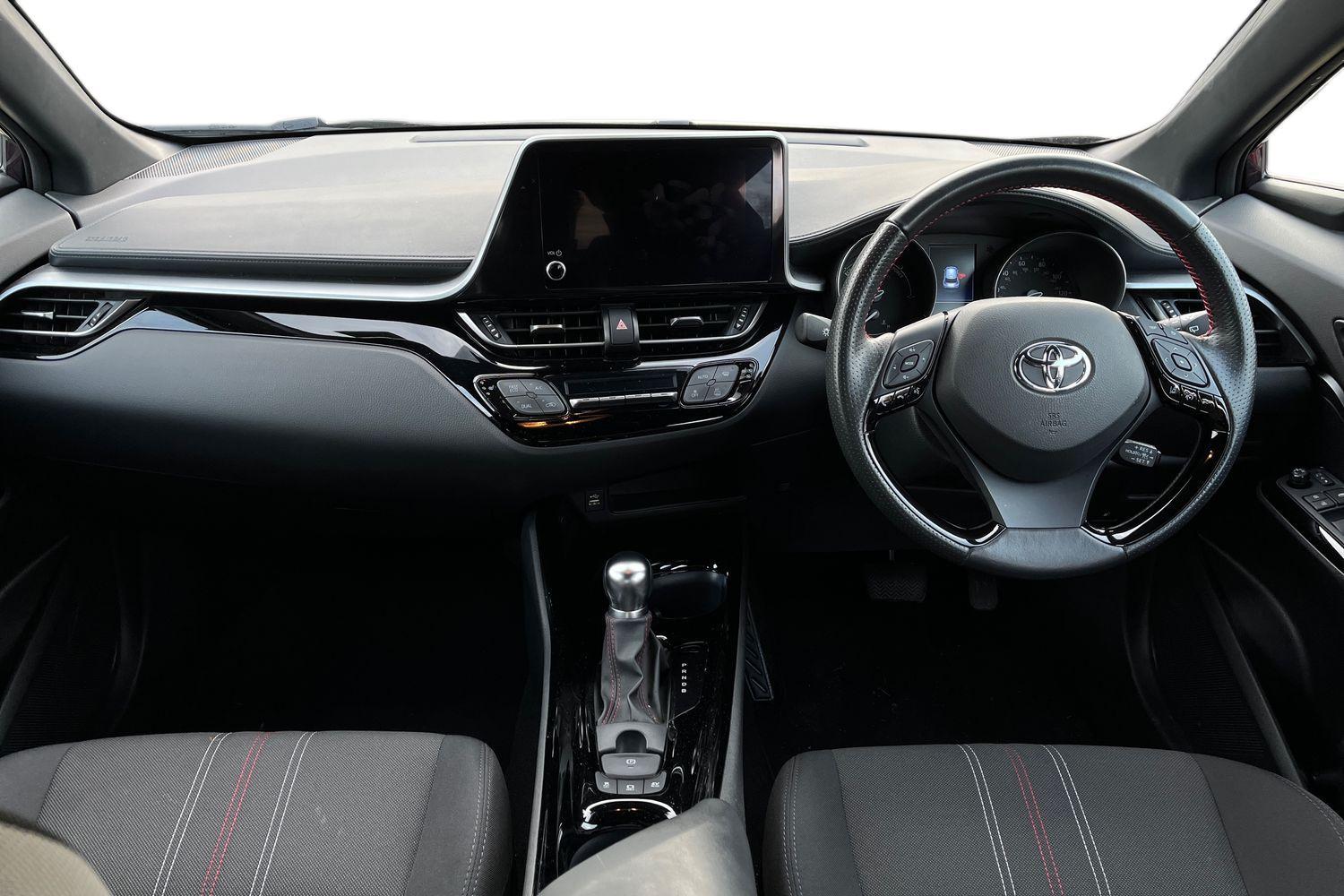 Toyota C-HR Photo 9