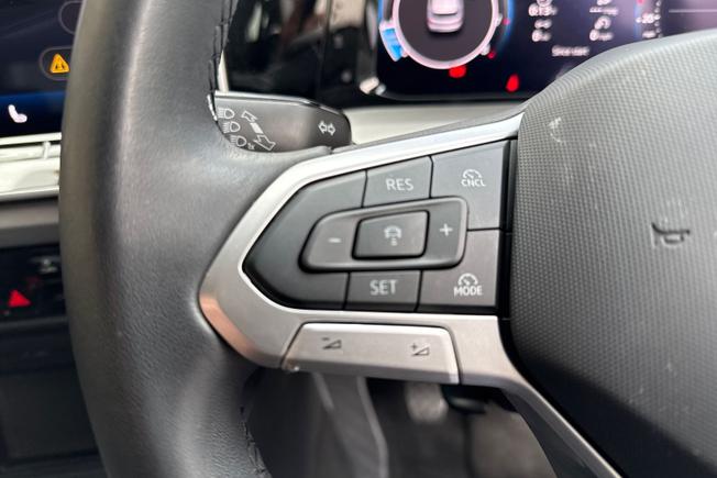 VOLKSWAGEN Golf Photo 16