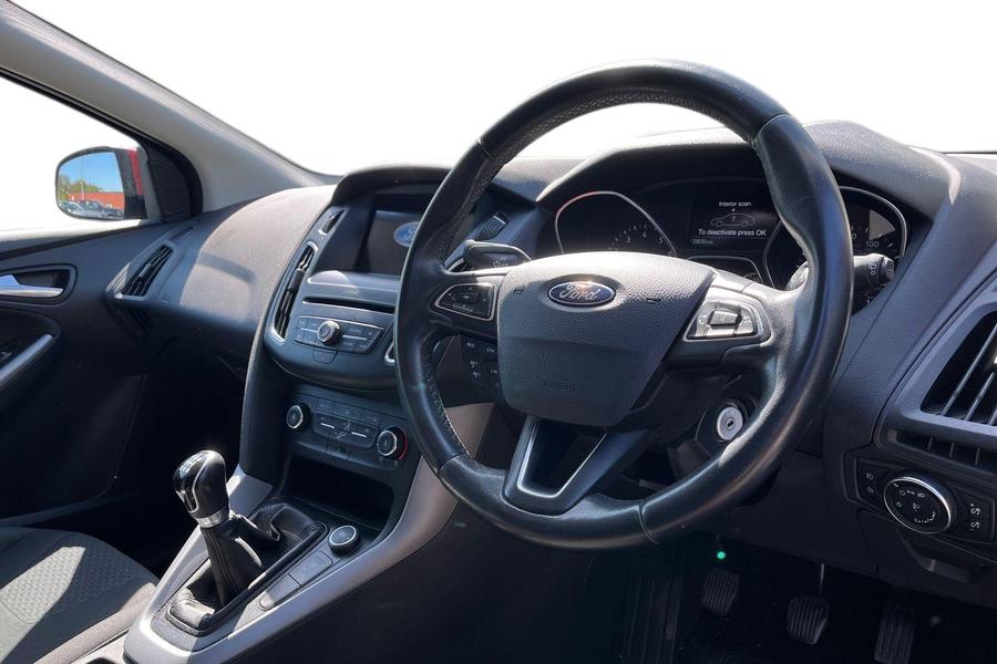 Ford Focus Photo autoimg-435d1ea5c2821ff649403b7ea7e2a57a2a9e32b2.jpg