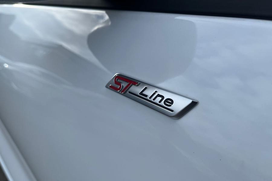 Ford KUGA Photo autoimg-435e9001a40fffd2153c2b0d9f9b8bcff269398b.jpg