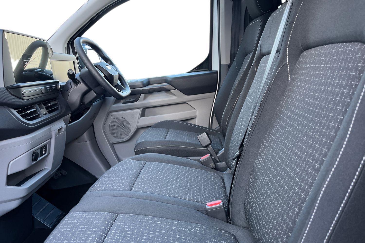 Ford E-TRANSIT CUSTOM Photo 9