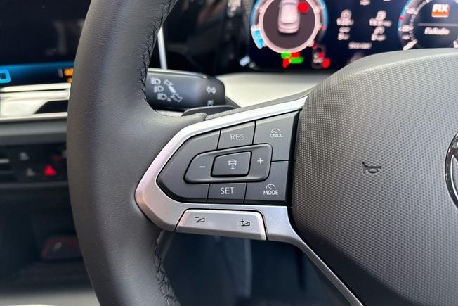 VOLKSWAGEN Golf Photo 16