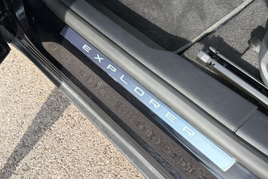 Ford EXPLORER Photo autoimg-43658f70f701dc843d8daf873db6a66bbf2bb8cc.jpg