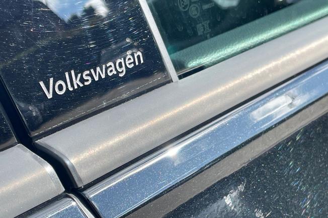VOLKSWAGEN Golf Photo 23