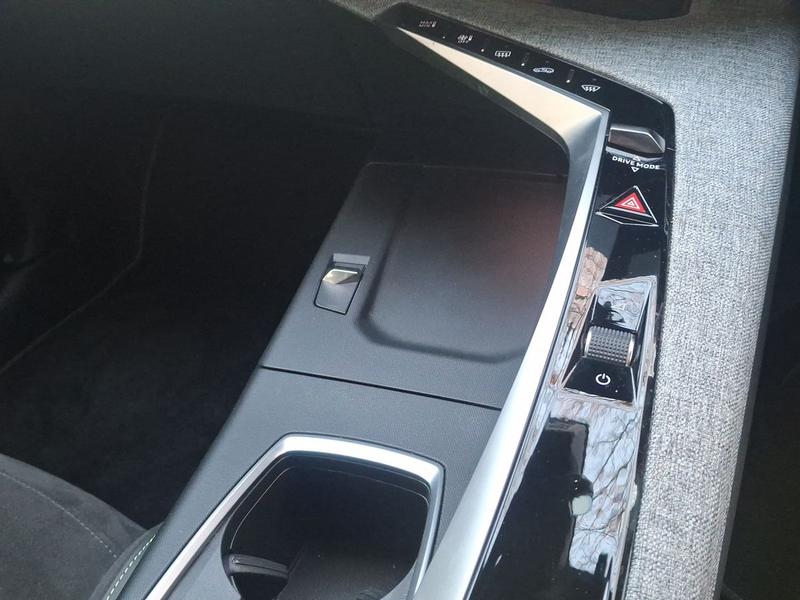 Used Peugeot 5008 AVI2708 23