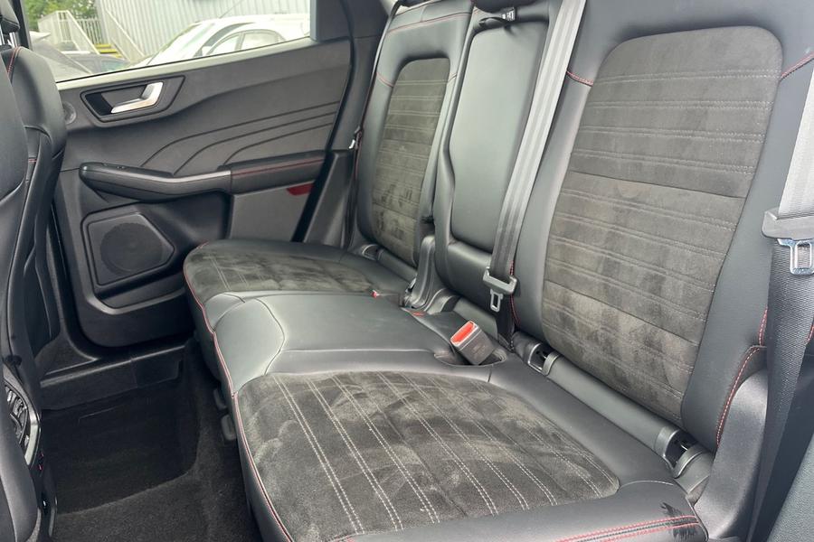 Ford Kuga Photo autoimg-436c502d4837d43c9a708960f97a545a1d367670.jpg