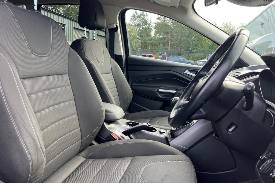 Ford KUGA Photo autoimg-436f9b7e9b9faa8f049aa3bb27b9ec345a8aa27c.jpg