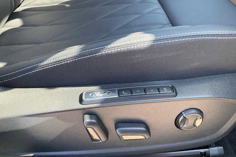 Ford Explorer Photo autoimg-4375003381aedd65492b501e532efefb92560d05.jpg