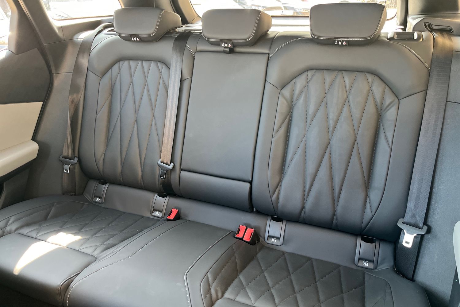 Ford Explorer Photo 19