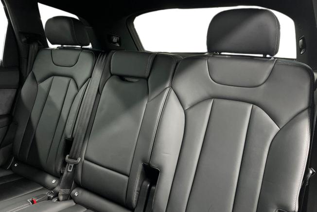Audi Q7 Photo 9