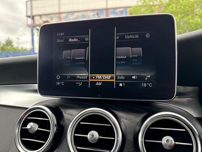 MERCEDES-BENZ GLC Photo 36