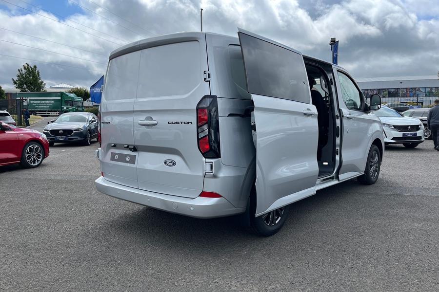 Ford TRANSIT CUSTOM Photo autoimg-438323fa6f9e43bb6c34b4969e52ec14772372ec.jpg