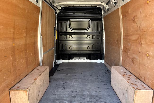 VOLKSWAGEN Crafter Photo 12