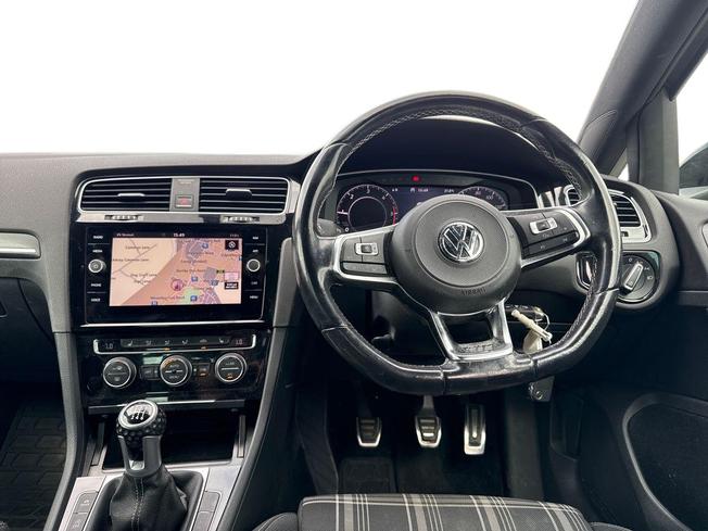 VOLKSWAGEN Golf Photo 11