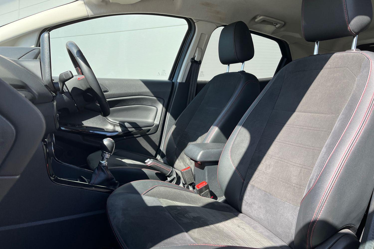 Ford ECOSPORT Photo 18