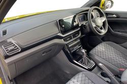 VOLKSWAGEN T-Cross Photo 2