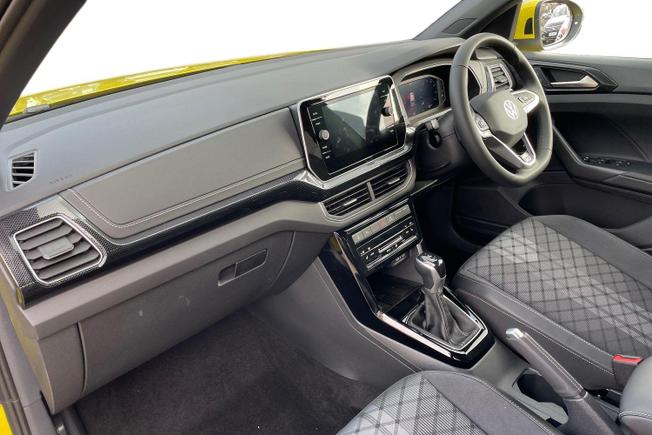 VOLKSWAGEN T-Cross Photo 2