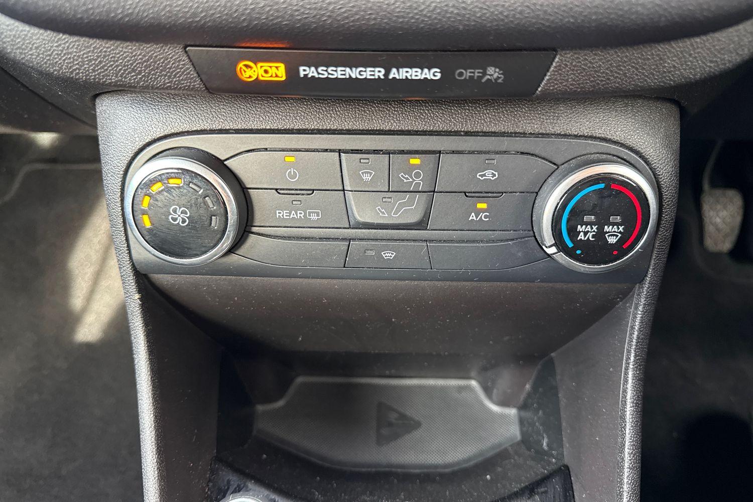 Ford FIESTA Photo 25