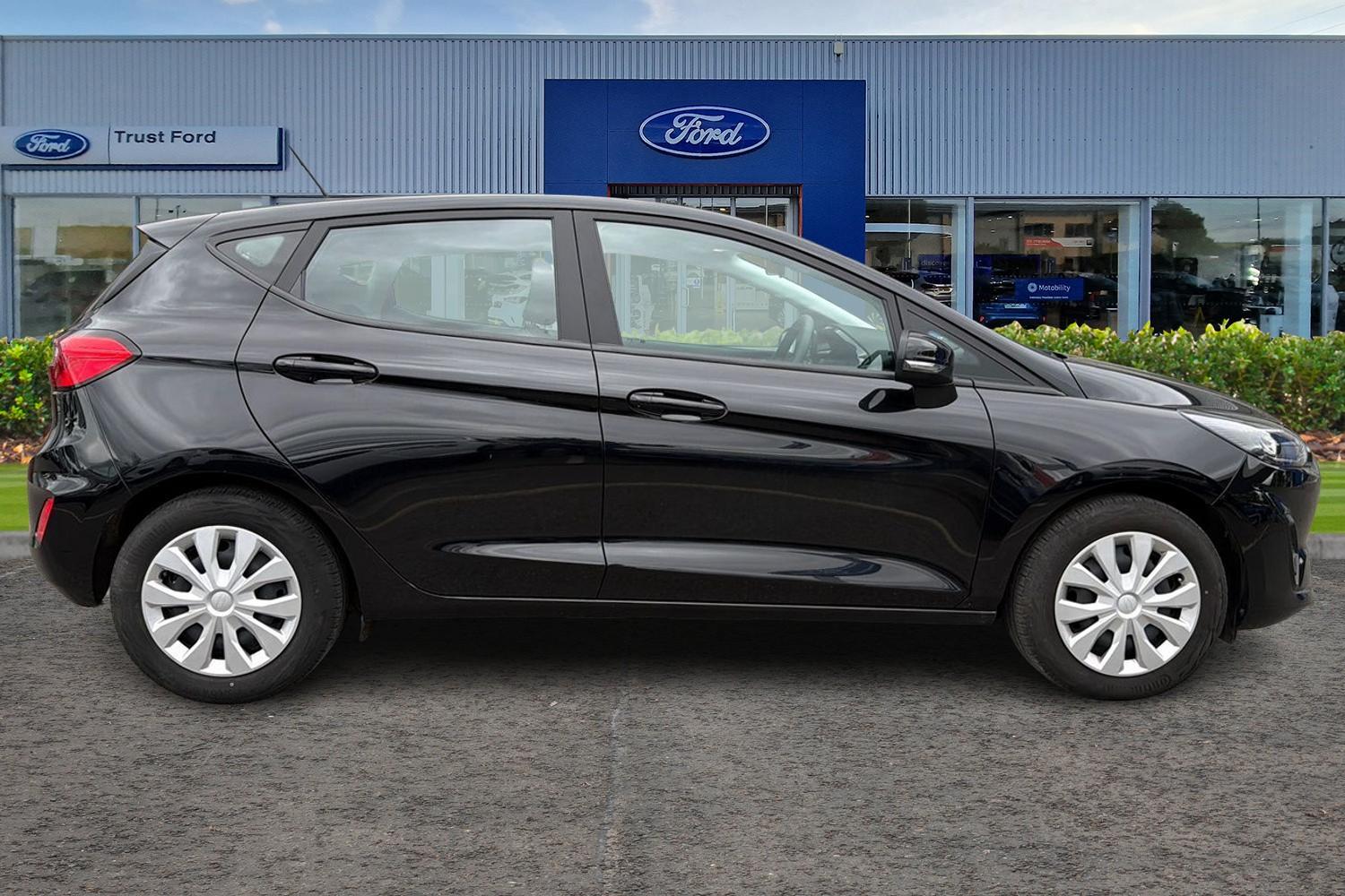 Ford FIESTA Photo 2