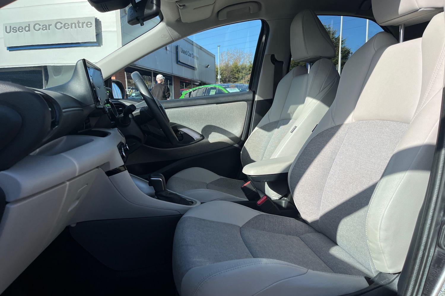Toyota YARIS Photo 18