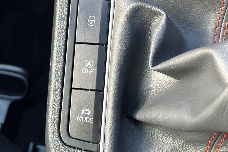SEAT IBIZA Photo autoimg-4399a470fd6e286fe1e33b123d698ef5df97e049.jpg