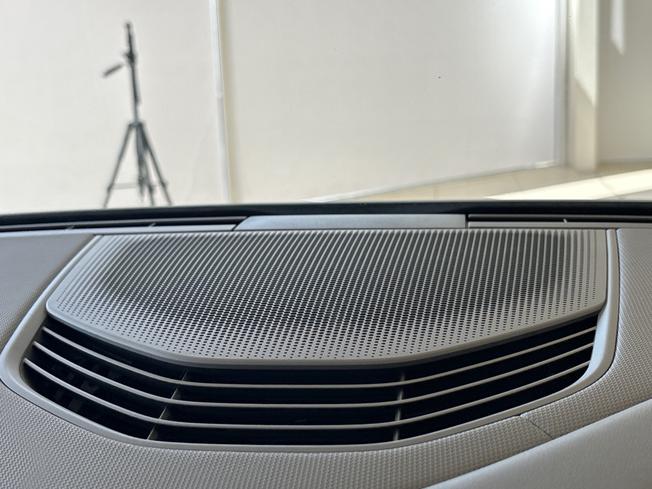 PORSCHE Taycan Photo 18