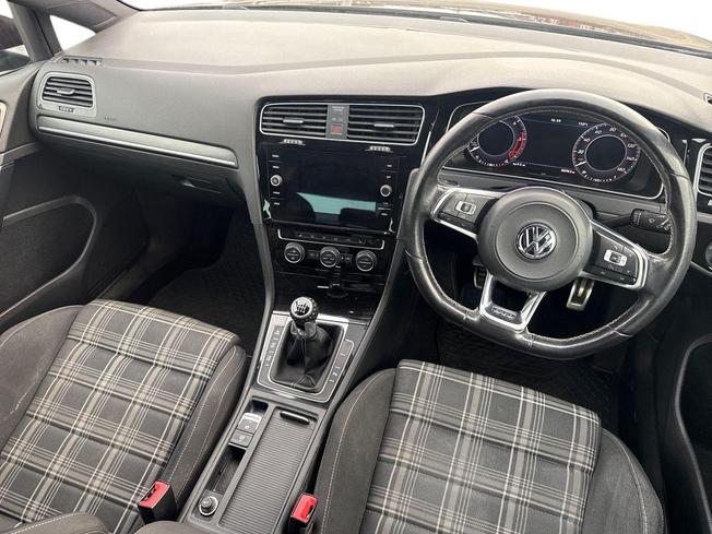 VOLKSWAGEN Golf Photo 6