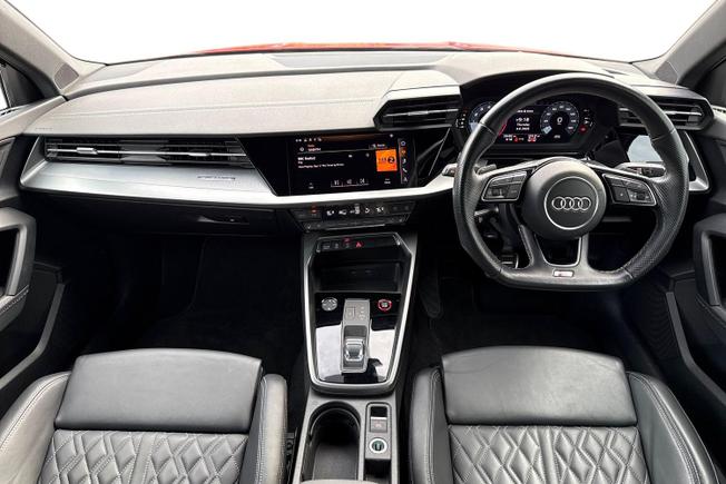 AUDI S3 Photo 10