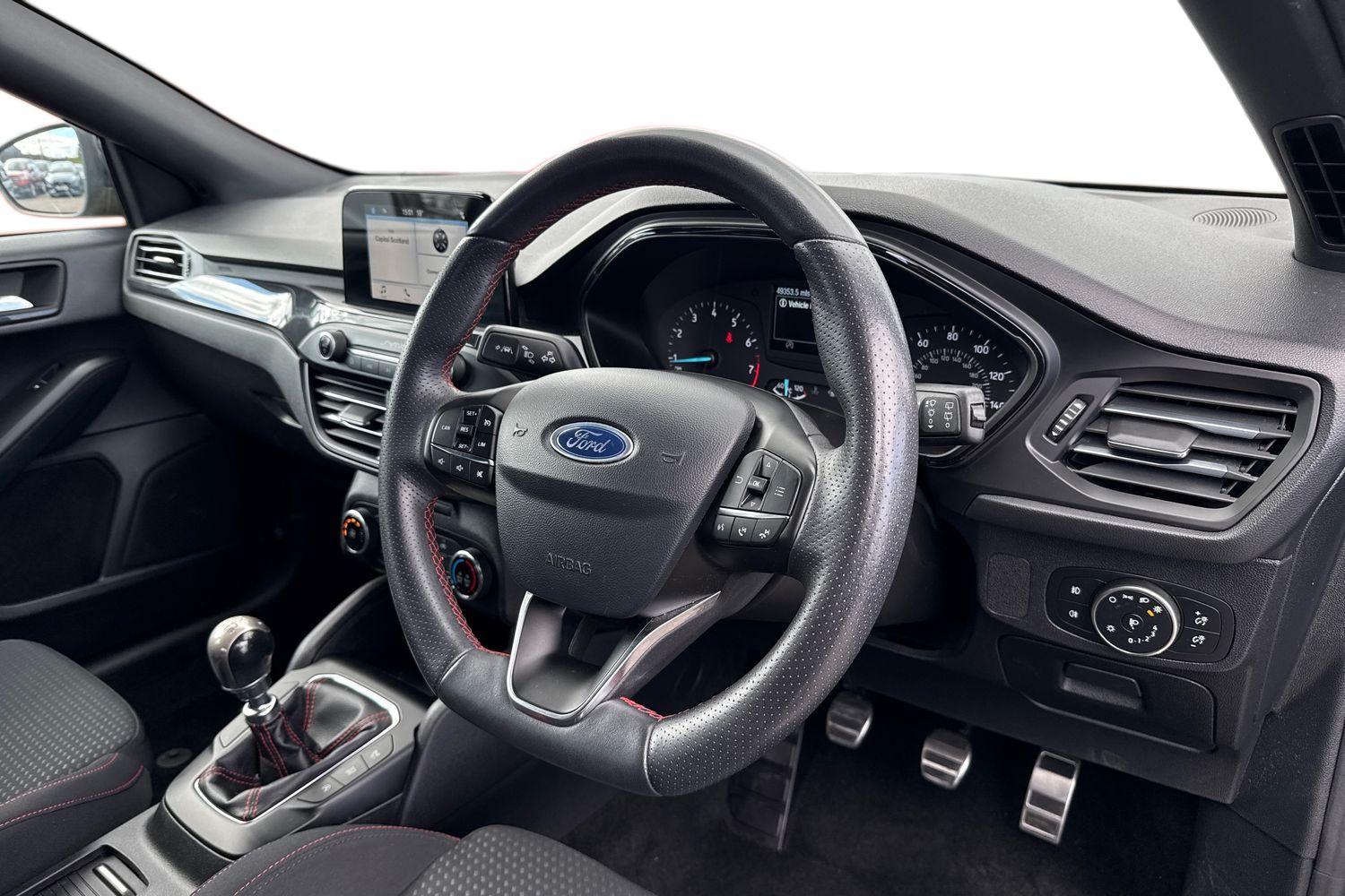 Ford Focus Photo 8