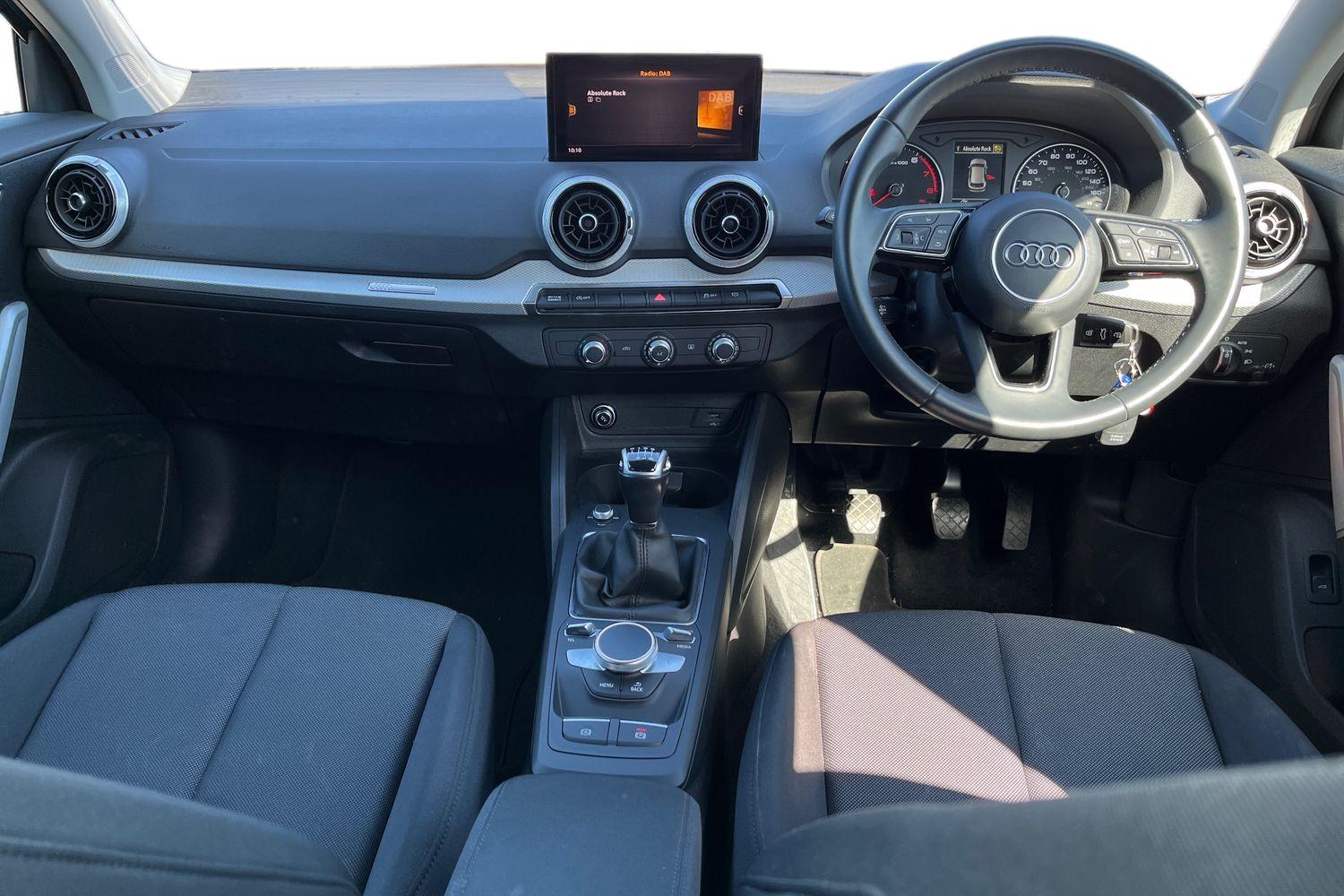 Audi Q2 Photo 9