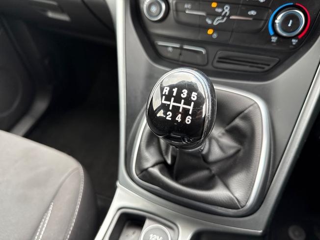 FORD Kuga Photo 31