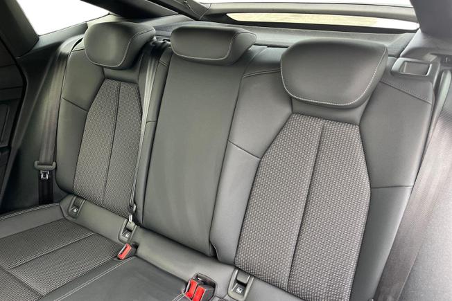 AUDI Q4 E-Tron Photo 9