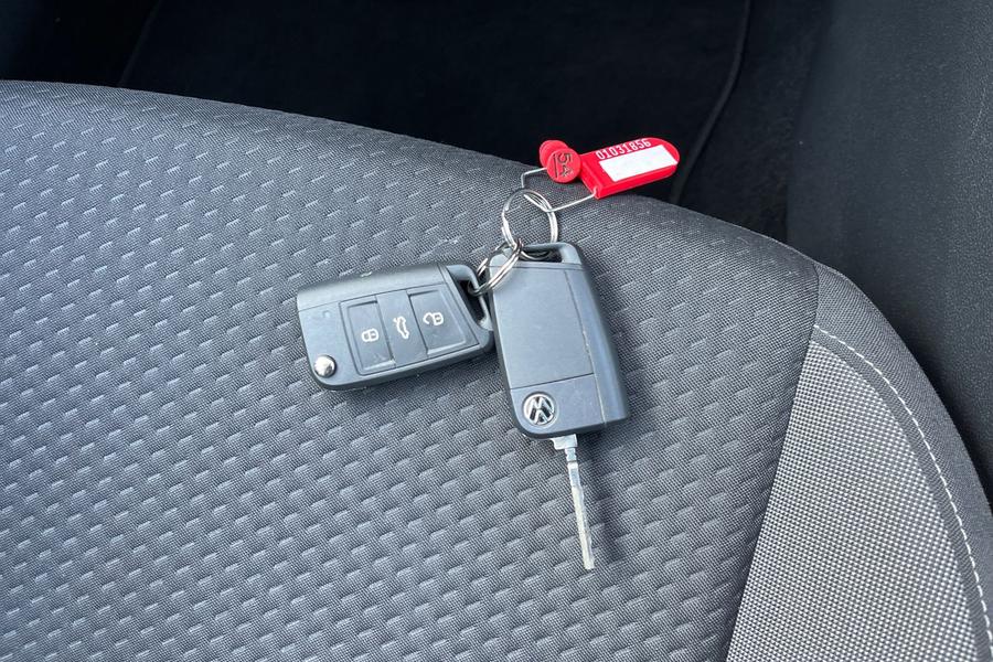 Volkswagen TAIGO Photo autoimg-43b258569e435f6638e3c3a0d96acb6034c42f7b.jpg