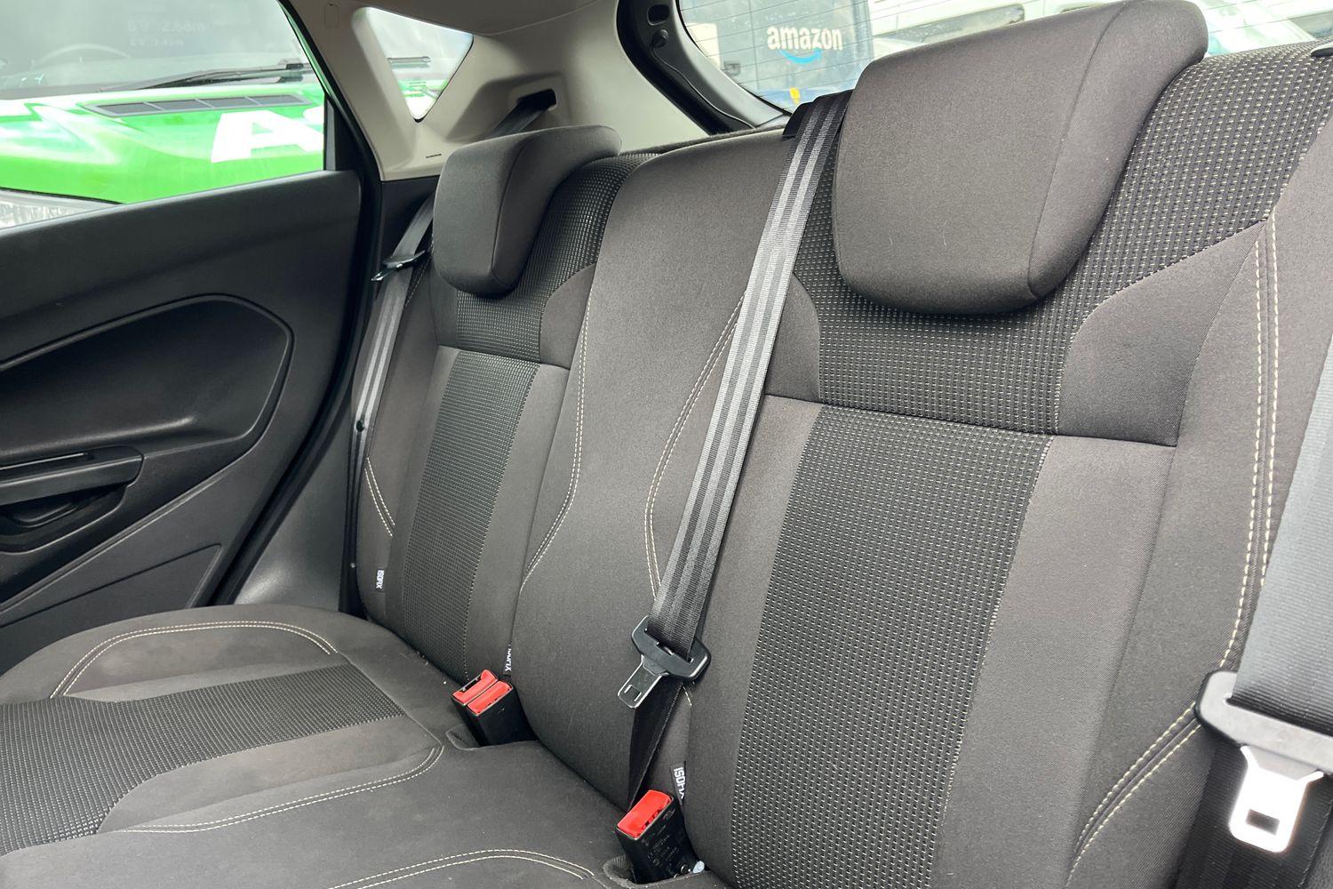 Ford FIESTA Photo 19