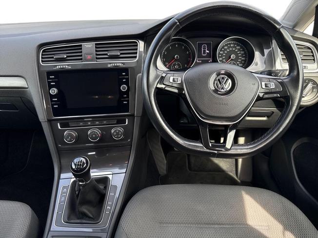 VOLKSWAGEN Golf Photo 11