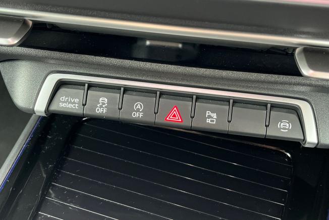 AUDI Q3 Photo 31