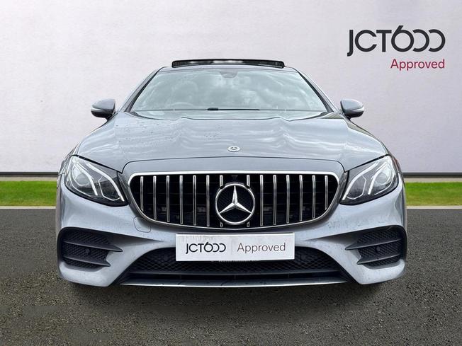 MERCEDES-BENZ E Class Photo 8