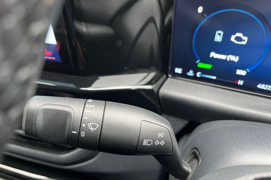 Used Ford TRANSIT CUSTOM LJ75HBO 28