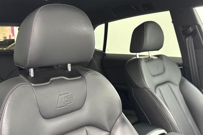 Audi Q8 Photo 25