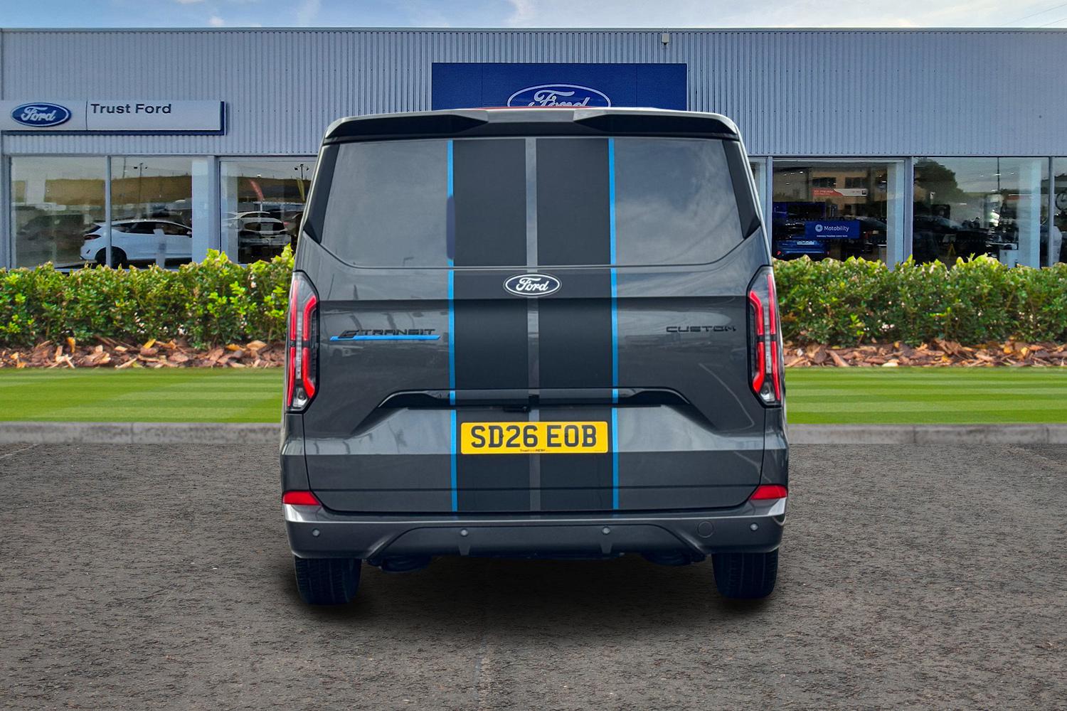 Ford E-Transit Custom Photo 12