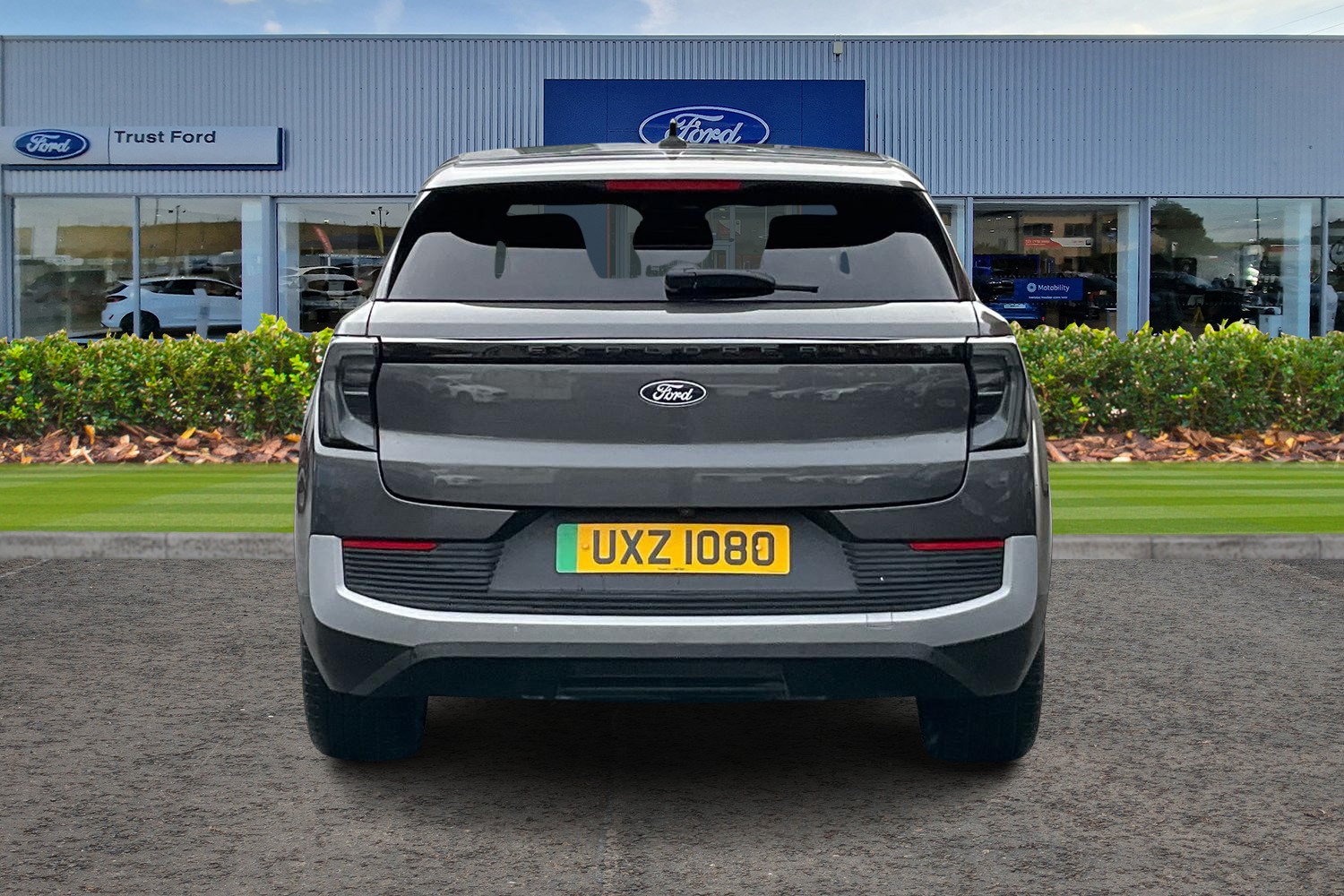 Ford Explorer Photo 6